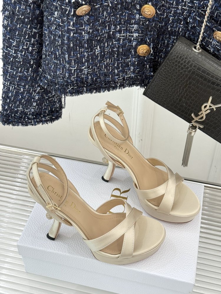 Босоножки фото 3