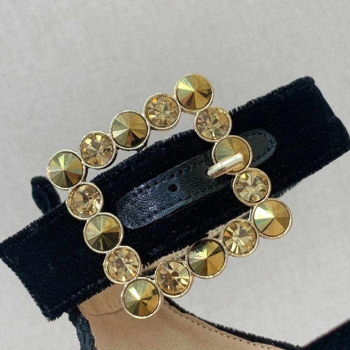 Босоножки фото 6