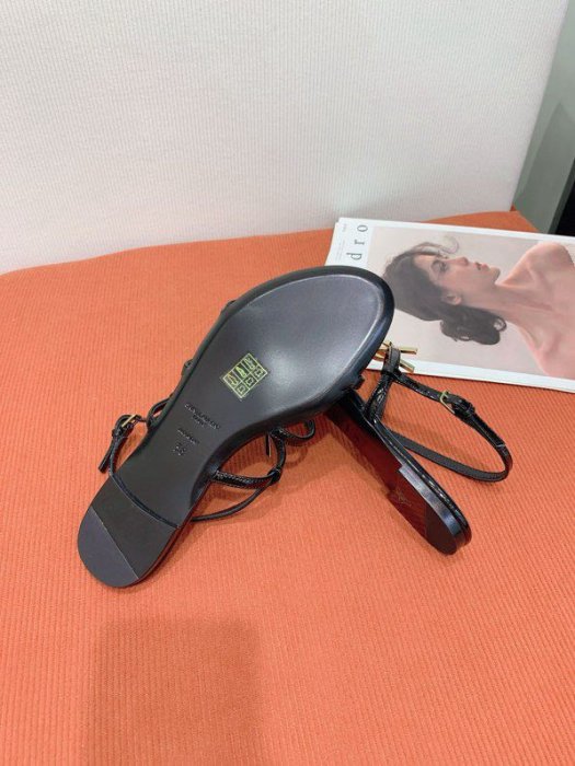 Босоножки фото 2