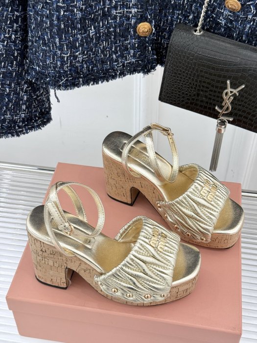 Босоножки фото 3