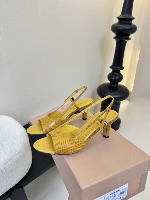 Босоножки фото 5