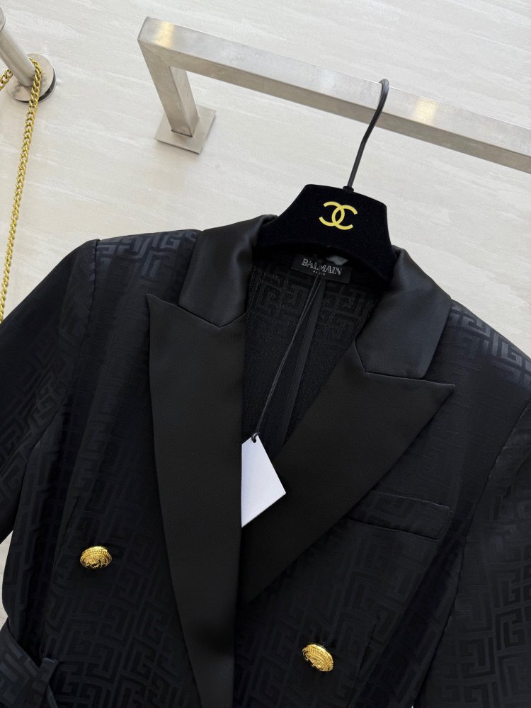 Платье с короткими рукавами и костюмным воротником фото 5