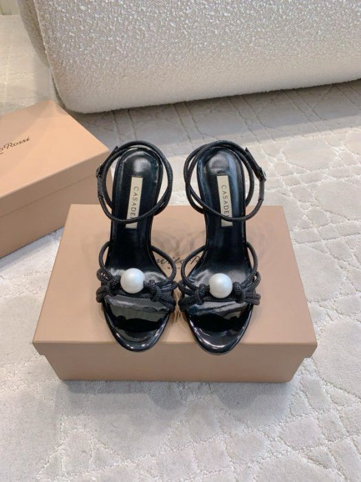 Босоножки фото 4