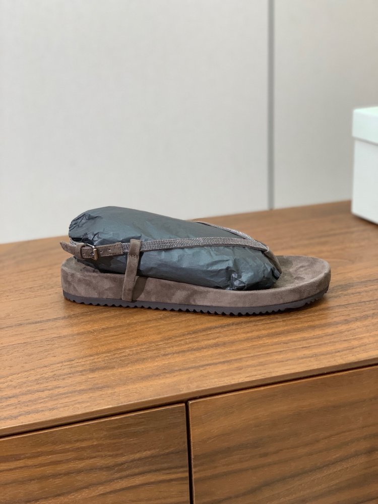 Шльопанці жіночі фото 5