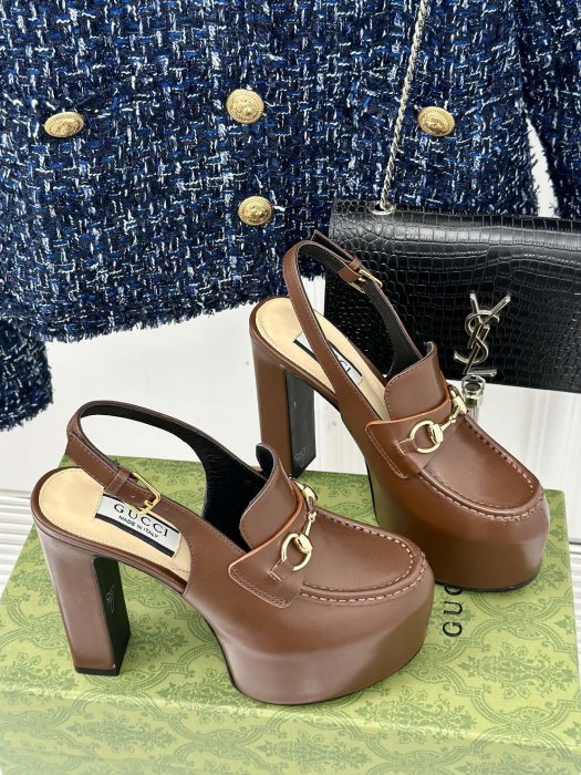 Sandals on high heel and platform фото 3