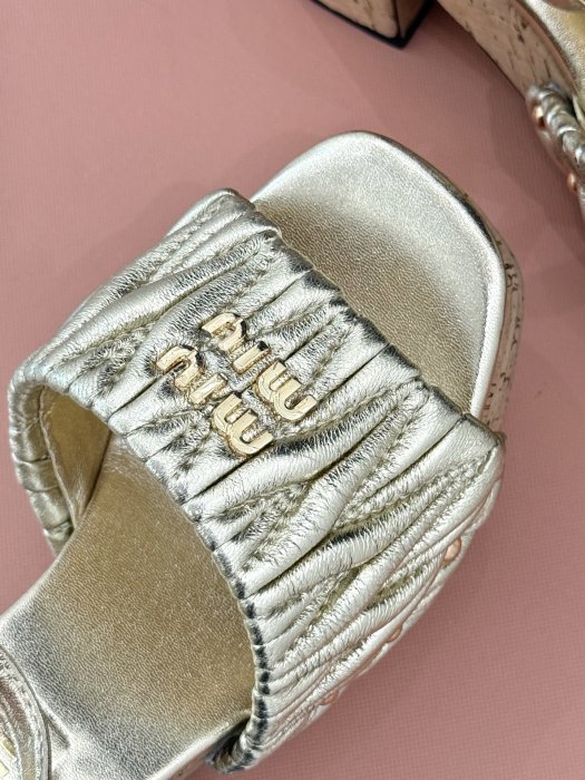 Босоножки фото 7