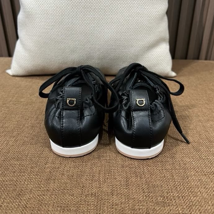 Кросівки жіночі фото 8