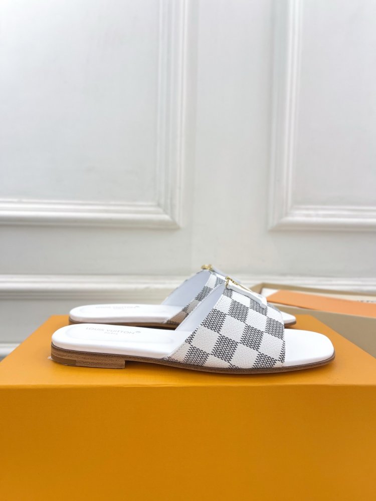 Шлепанцы женские фото 4