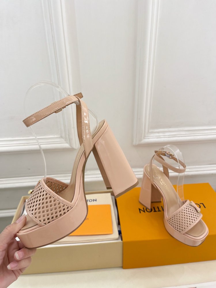 Босоножки фото 5