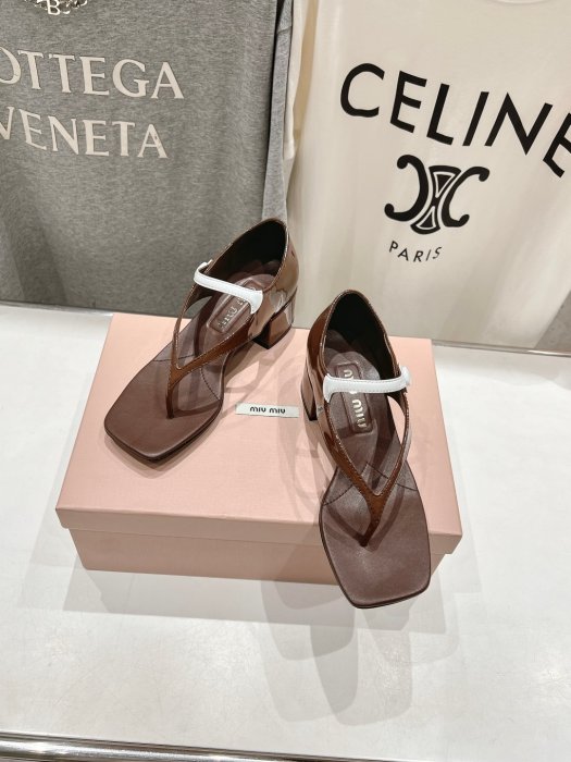 Босоножки фото 3