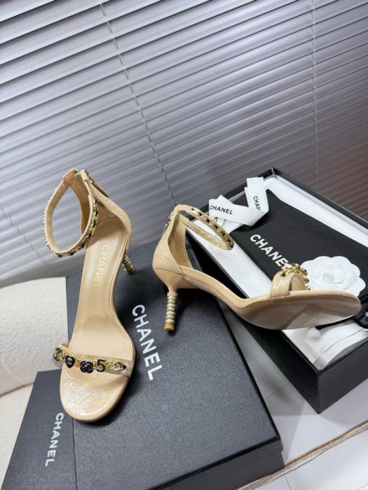 Босоножки фото 5