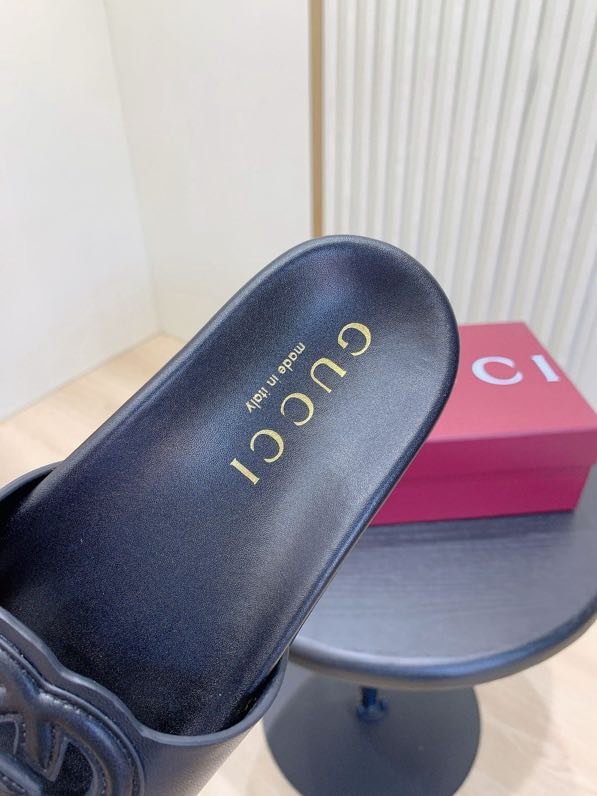 Шлепанцы женские фото 7