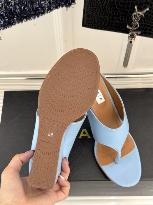 Босоножки фото 9