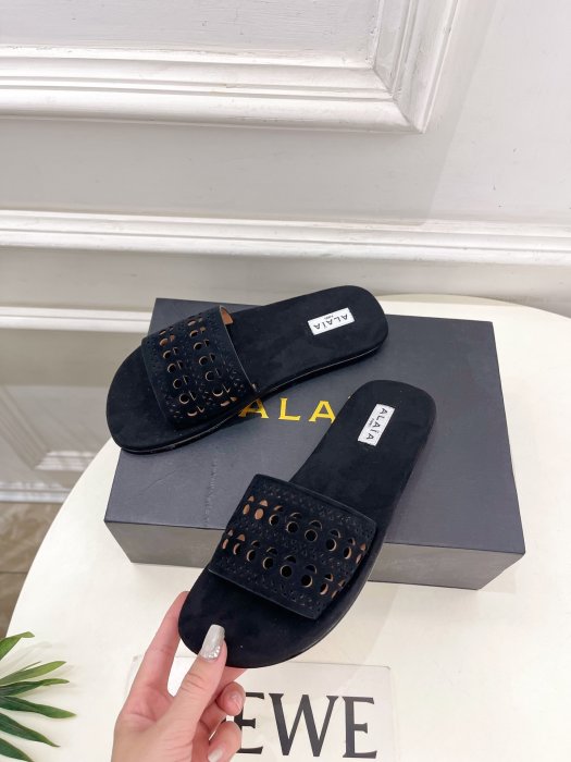 Шлепанцы женские фото 3