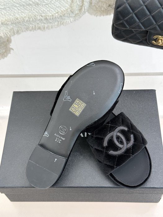 Шлепанцы фото 9