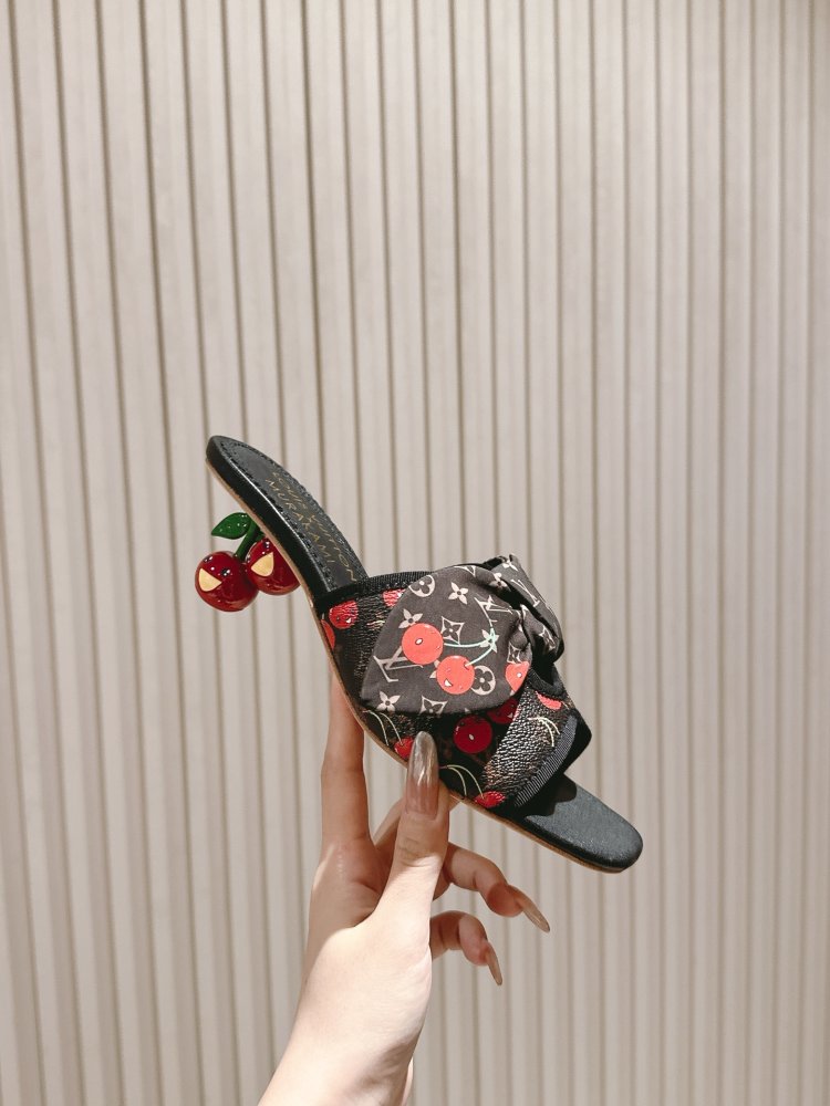 Босоножки фото 7