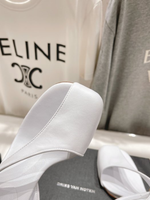 Босоножки фото 6