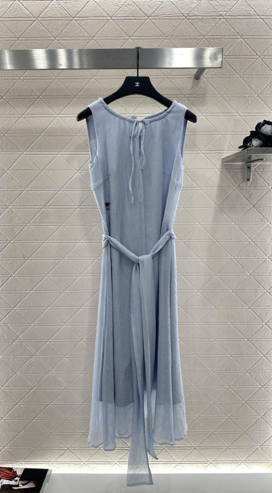 Платье жилет с круглым вырезом и поясом фото 3