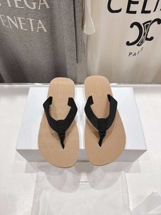 Шлепанцы женские