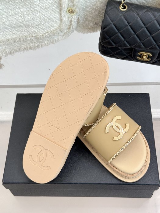 Шлепанцы фото 9