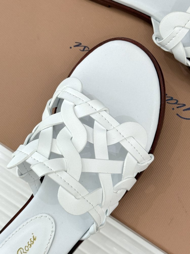 Шльопанці жіночі фото 7