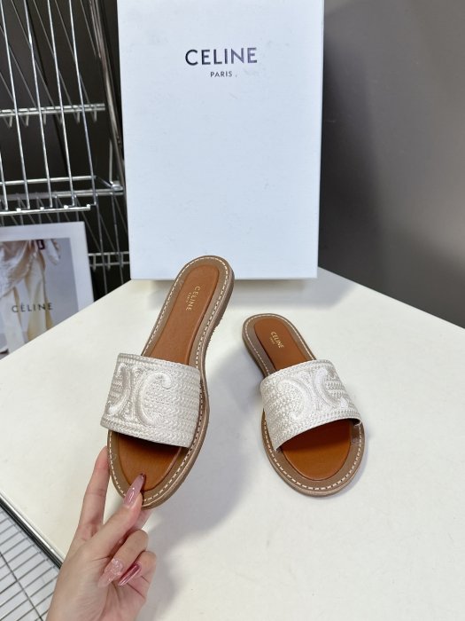 Шлепанцы женские фото 4