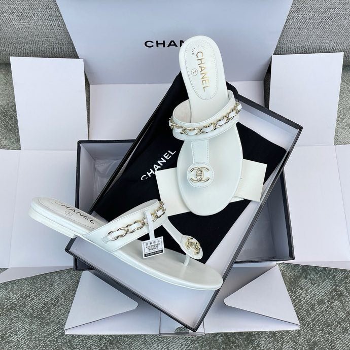 Шлепанцы женские фото 7