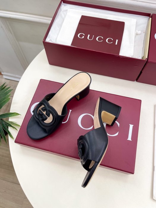 Босоножки фото 5