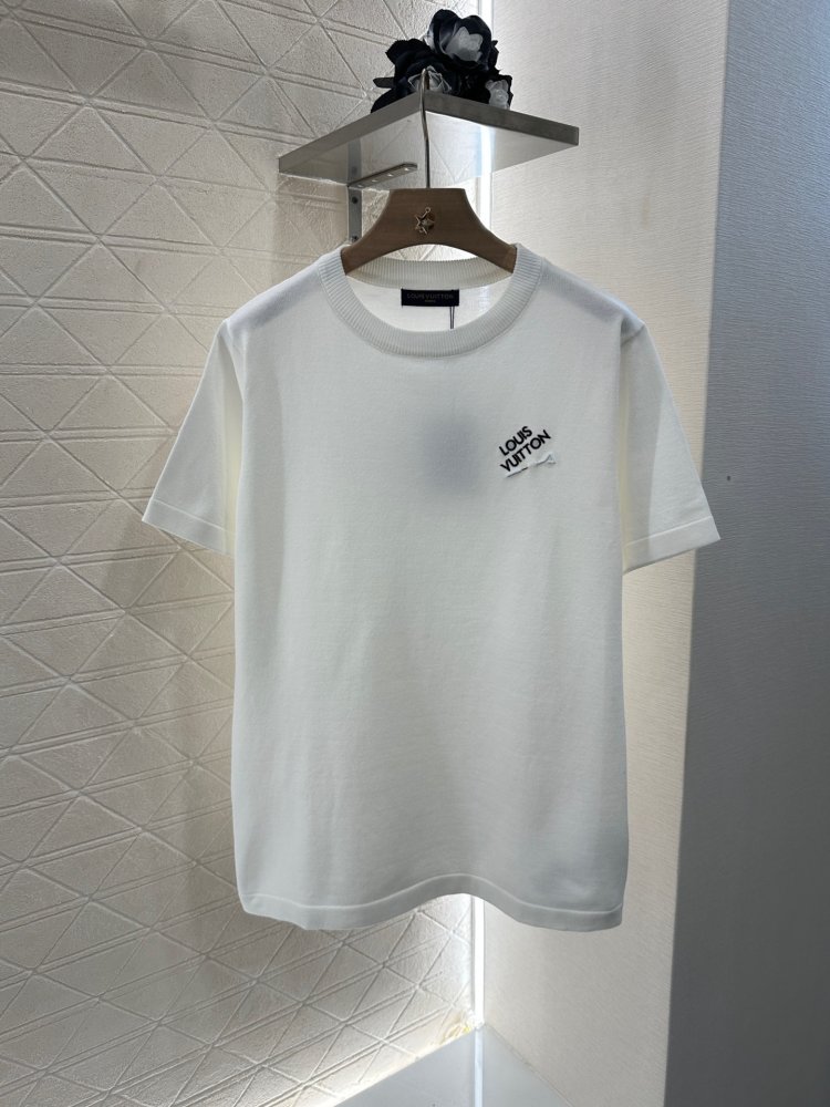 Футболка жіноча