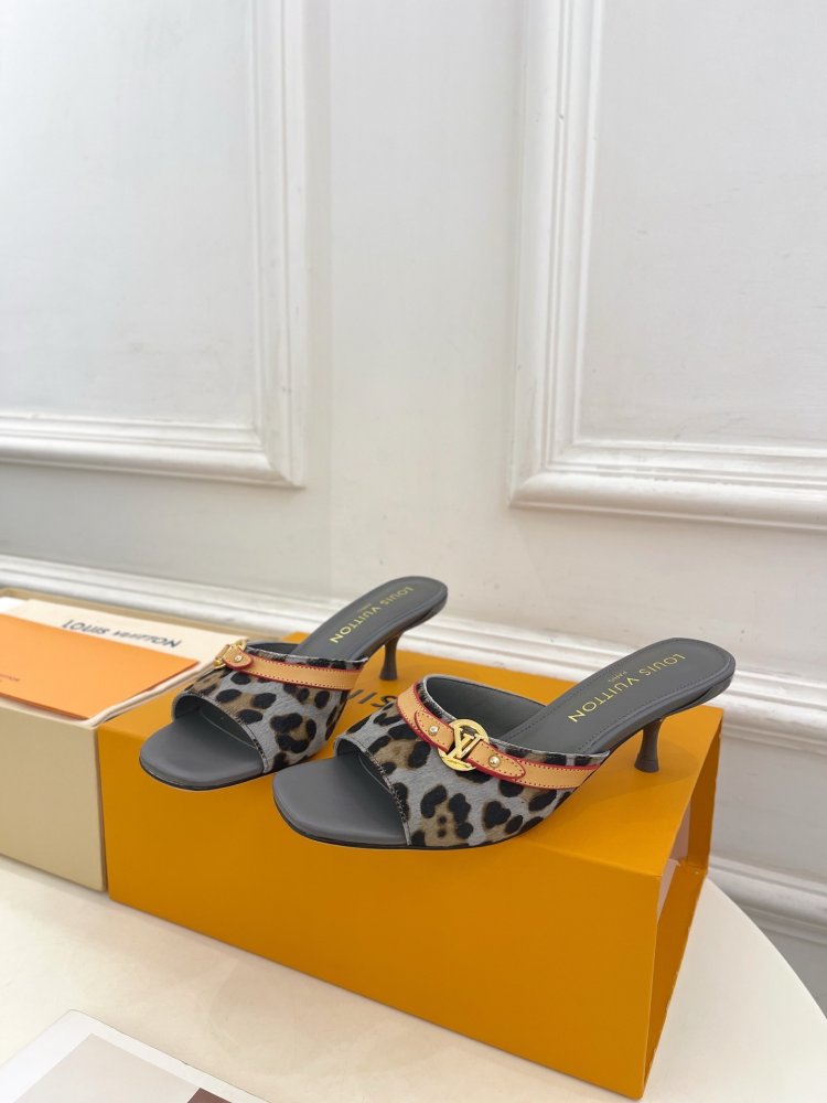 Босоножки фото 3