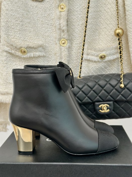 Ankle boots