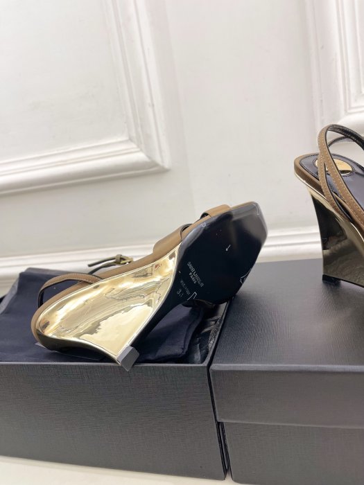 Босоножки фото 9