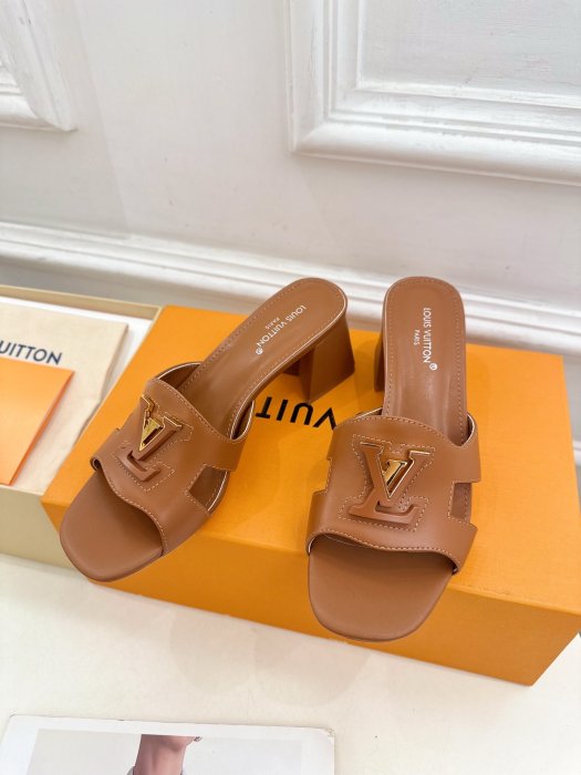 Босоножки фото 3