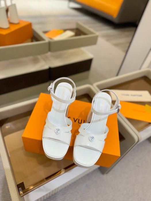 Босоножки фото 4