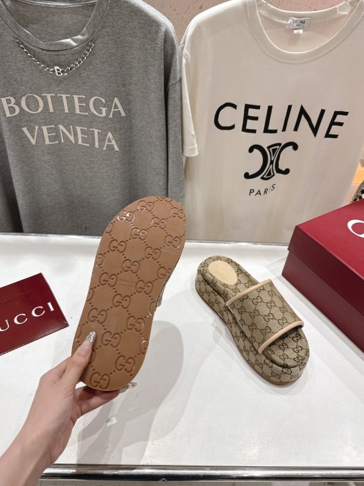 Шлепанцы фото 9