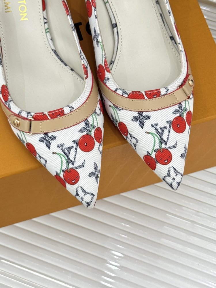 Босоножки фото 7