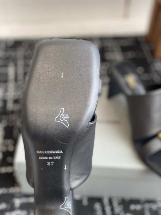 Босоножки фото 9