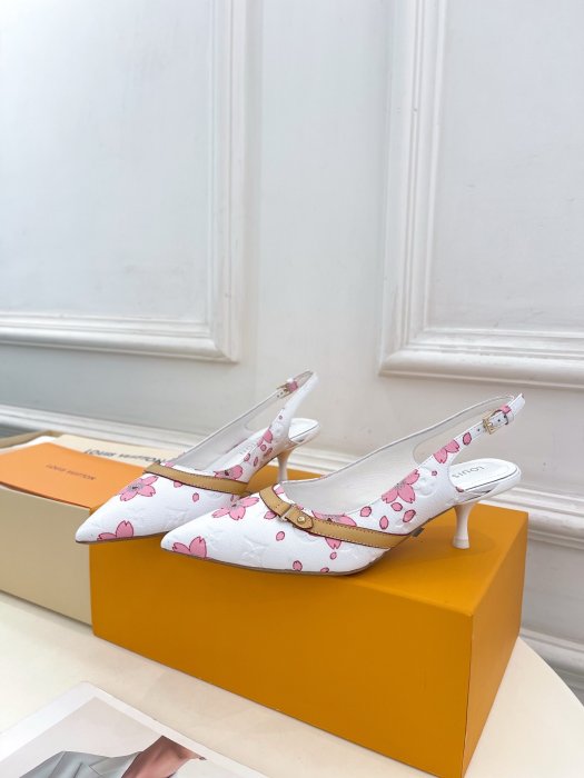 Босоножки фото 3