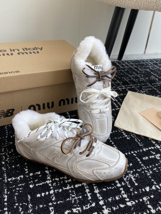 Sneakers on fur women's Miu Miu x New Balance 530