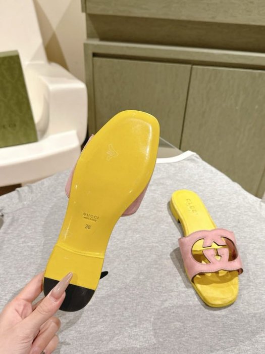 Шлепанцы фото 8