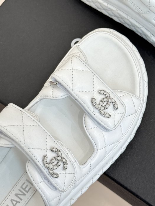 Шлепанцы женские фото 7