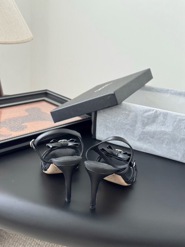 Босоножки фото 6