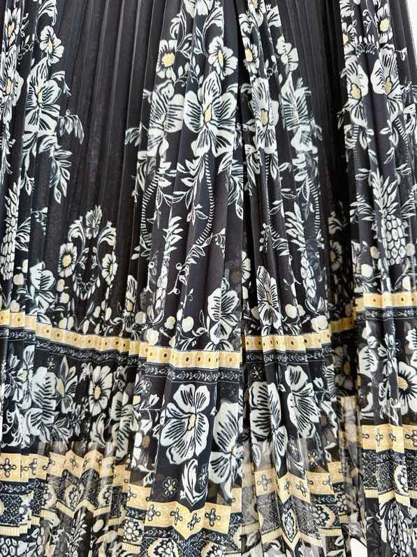 Long skirt of series ILLUMINATE фото 6