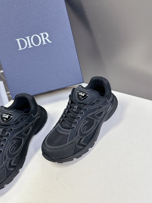 Кроссовки фото 3