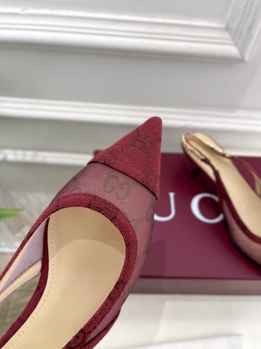 Босоножки фото 6