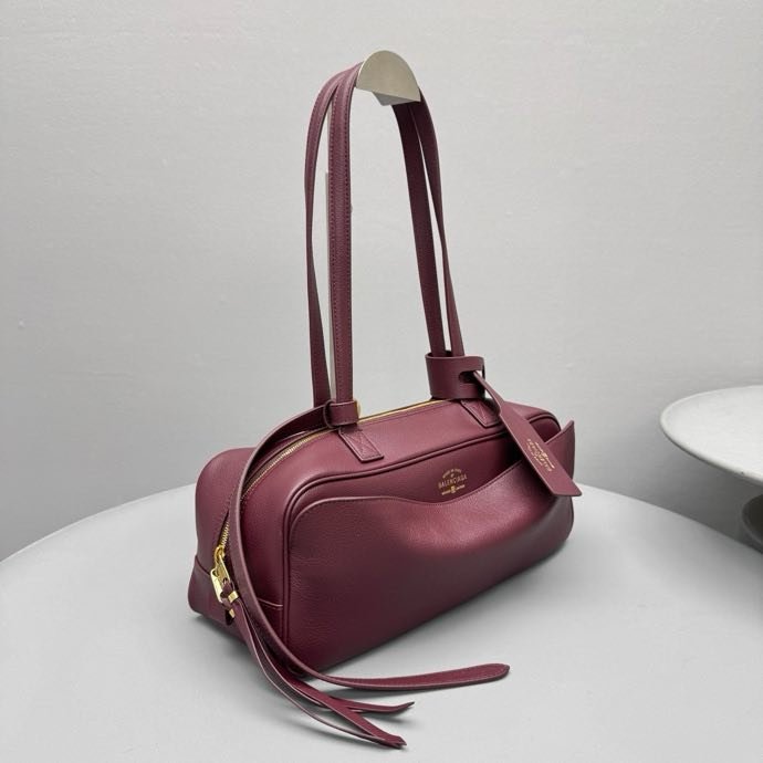 Сумка кожаная женская Carrie 39 см фото 9