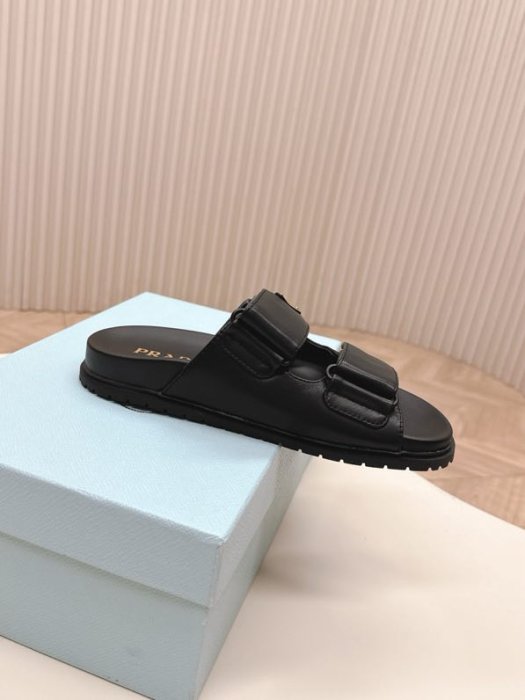 Шлепанцы женские фото 7