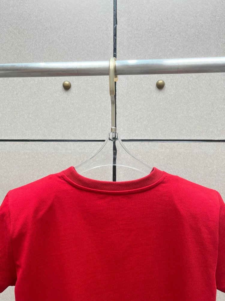 T-shirt women's фото 4