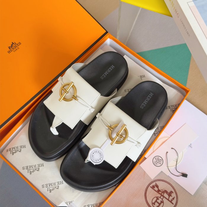 Шлепанцы женские фото 5