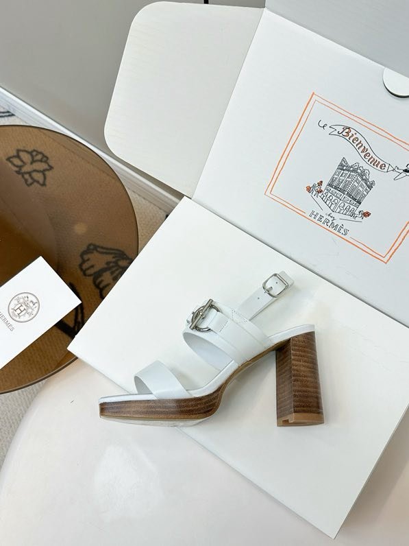 Босоножки фото 7